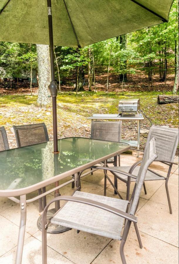 Pocono Cabin With Private Pool At Shawnee Mtn Восток Страудсберг Экстерьер фото